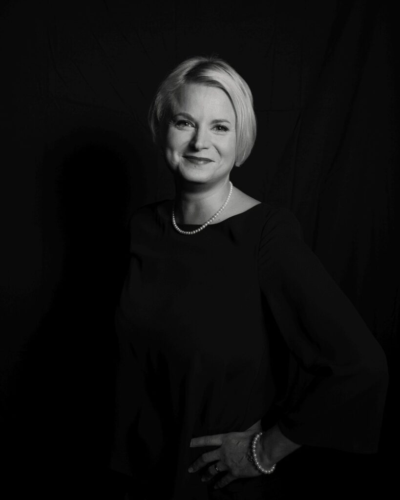Sabine Seidel, Administration Coordinator